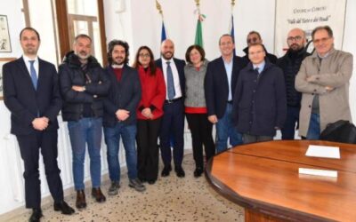 “Potenziamento dei servizi e delle infrastrutture sociali di comunità nell’ambito del Pnrr” è stato il tema del convegno svoltosi il 18 gennaio a Lercara Friddi, con i sindaci dei 7 Comuni del Distretto Socio-Sanitario D38, il Consorzio Umana Solidarietà e la Cooperativa Il Melograno”