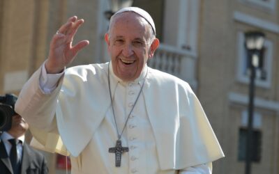 A Vizzini, un omaggio a Papa Francesco tra fede, accoglienza e comunità. Nel cuore della Sagra, un momento solenne che unisce istituzioni civili e religiose per celebrare il messaggio universale del Santo Padre.